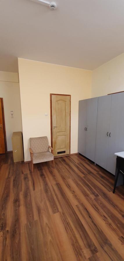 Romzsa Todor Kollegium Hostel Сегед Екстериор снимка