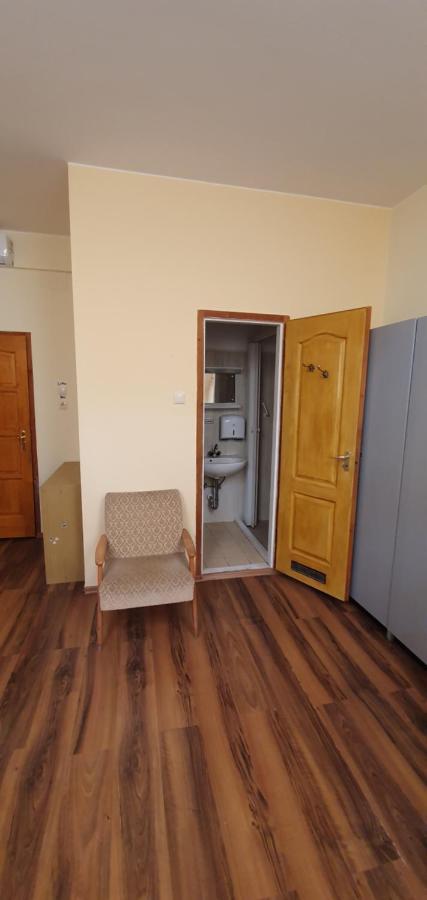 Romzsa Todor Kollegium Hostel Сегед Екстериор снимка